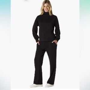 NWT Cable & Gauge Women's Mockneck Pullover Sweatshirt & Pant Set- Soft Fabric